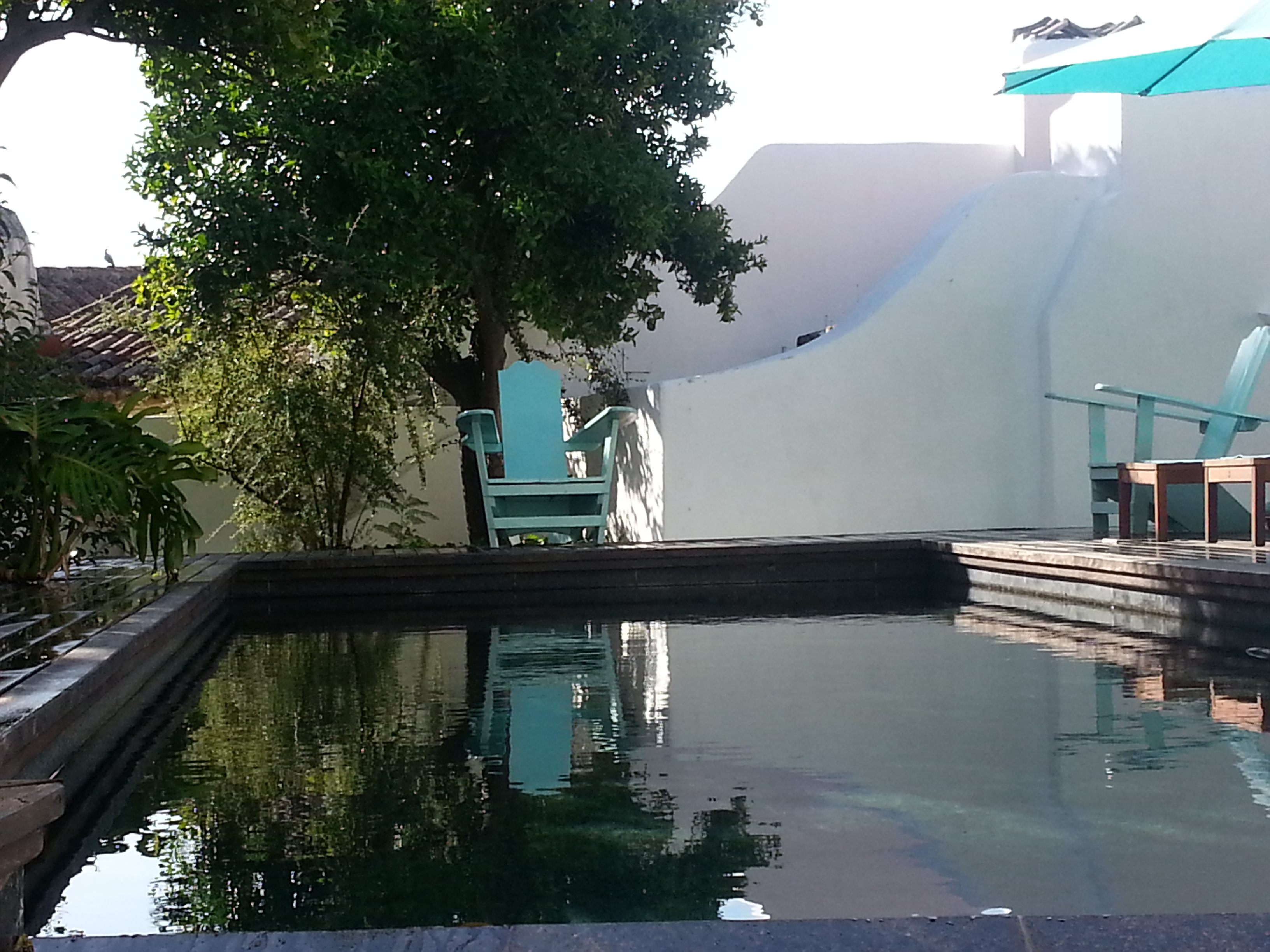 Pool-Anlage im wunderbaren Garten des Palácio Belmonte