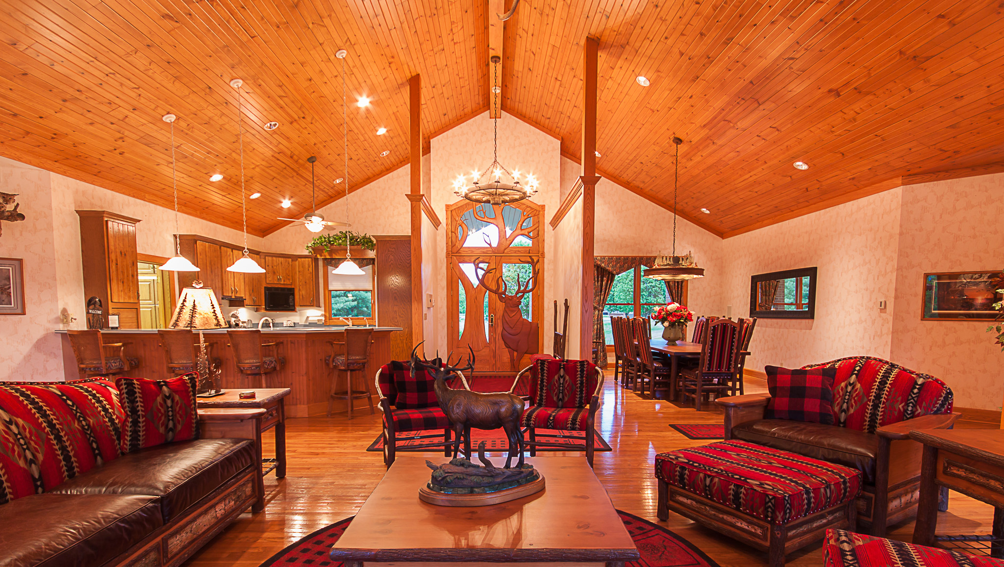 Harpole's Heartland Lodge - Great Room Elk Door
