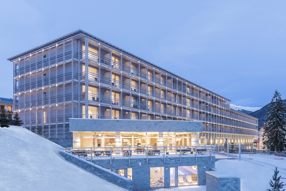 hotel hotels vier-sterne fünf-sterne davos graubünden schweiz wintersportregionen restaurants preise