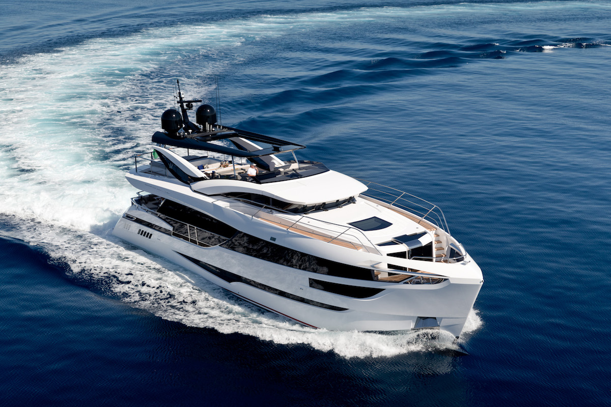 luxury yachts mega-yachts new motor-yachts dominator