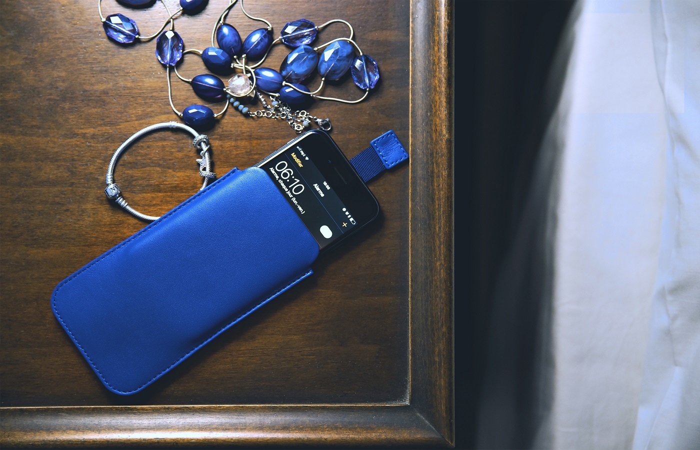 handyhülle lederaccessoire iPhone blau