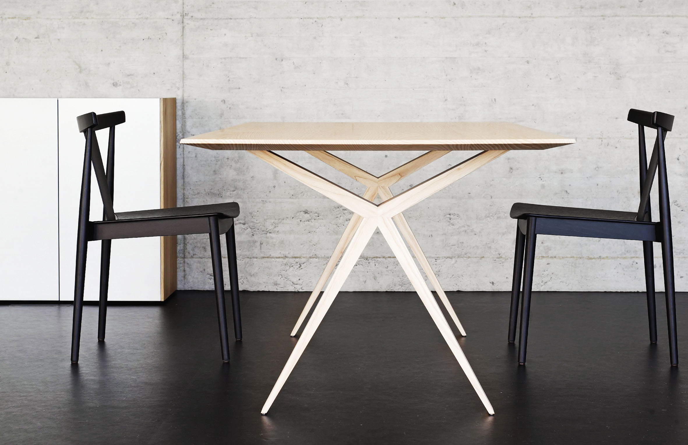 Tisch STAR von IGN.Design.
