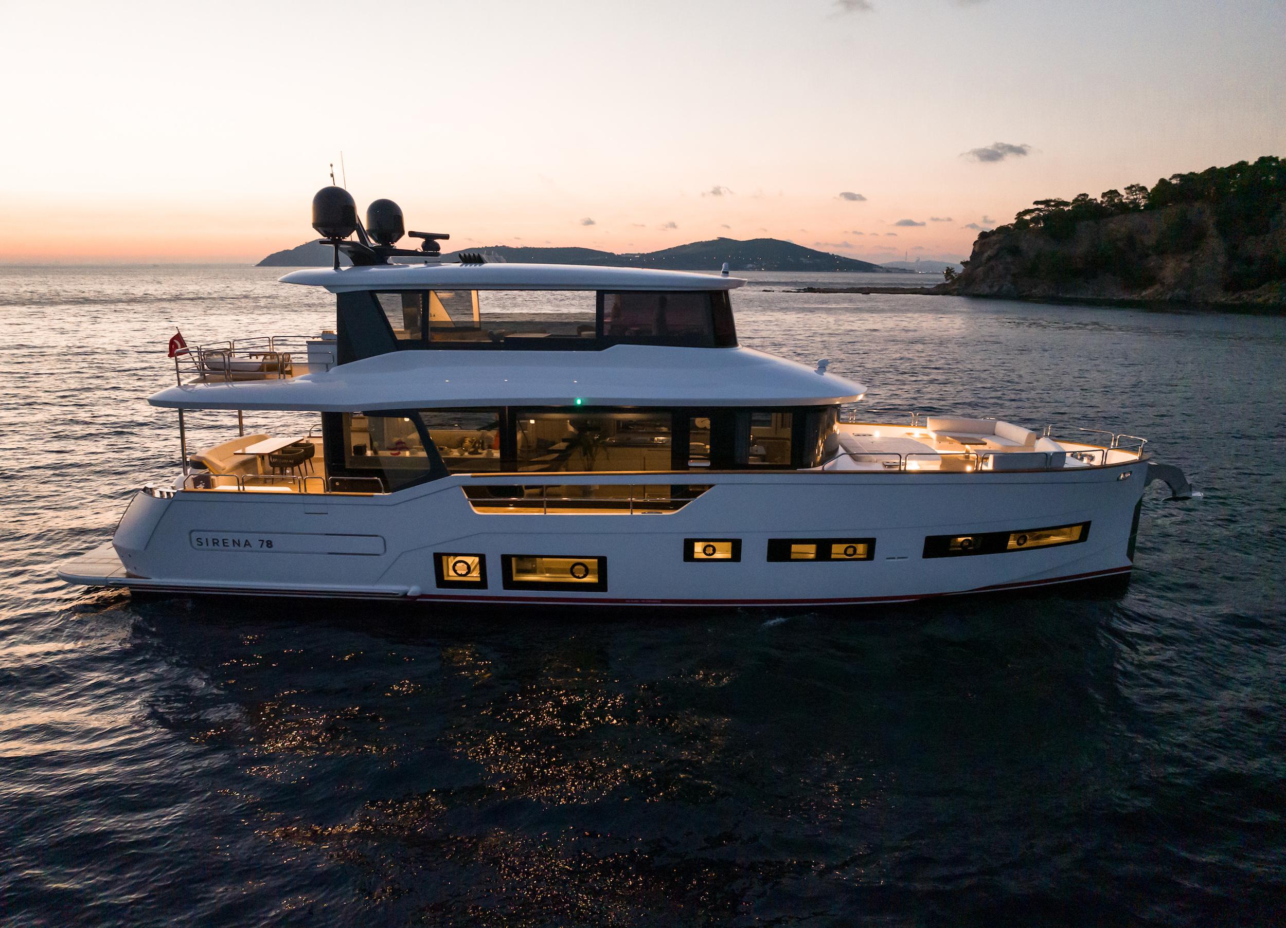 yacht yachts sirena manufacturer new models 2022 novelties innovation