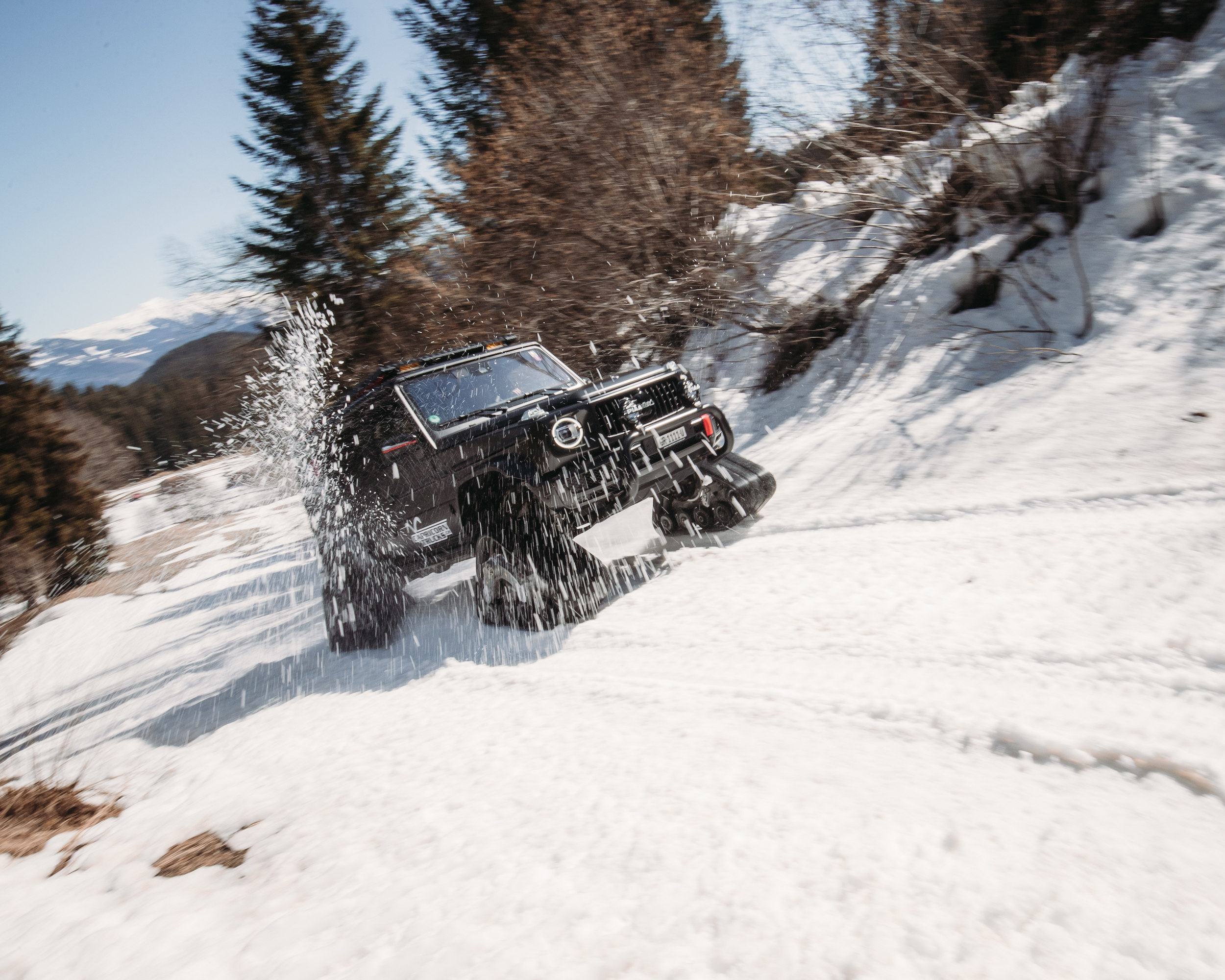 mercedes g500 class winter snow tires all-terrain suv caterpillar tracks special vehicles
