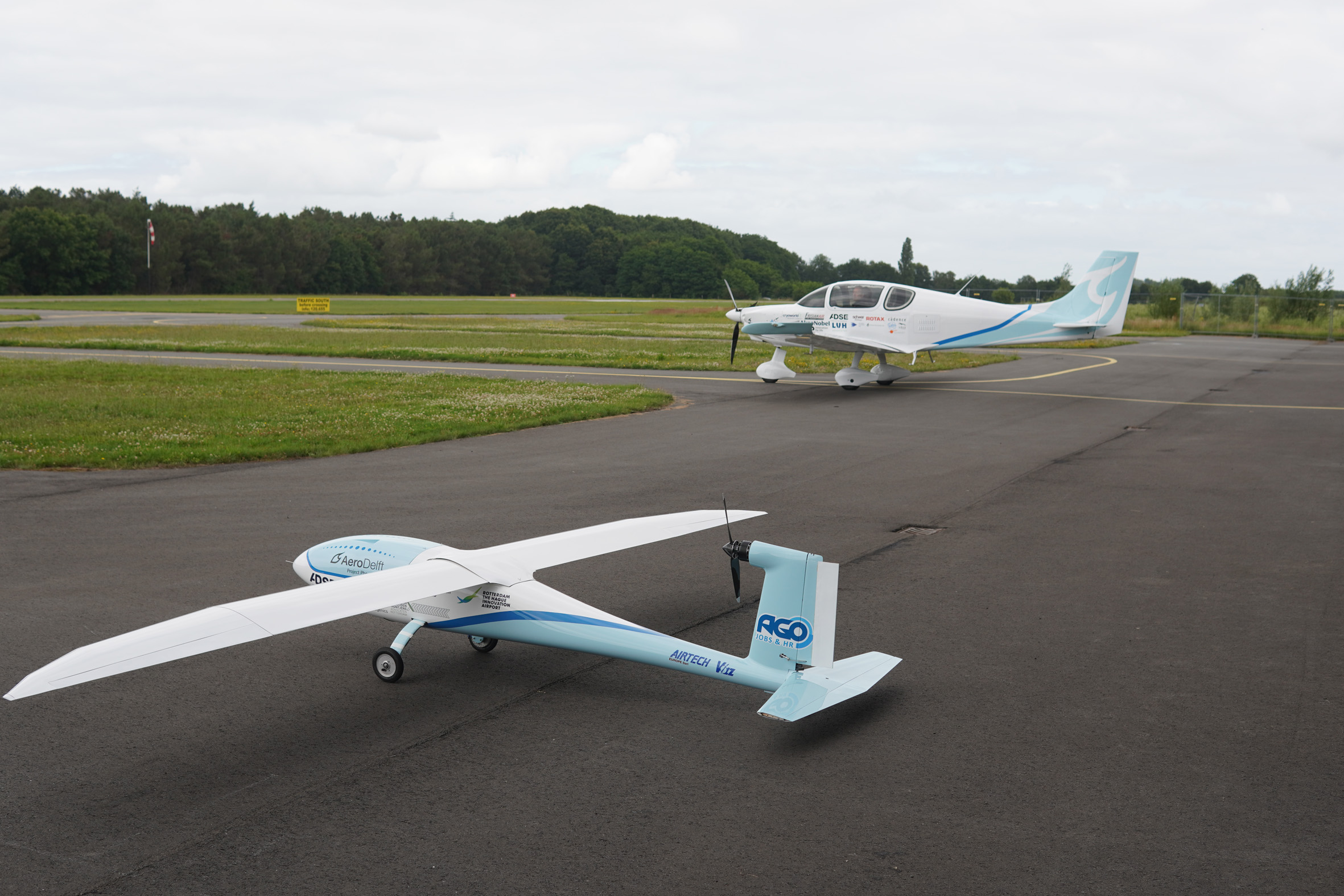 hydrogen hydrogen-powered airplane aircraft new aviation test safety
