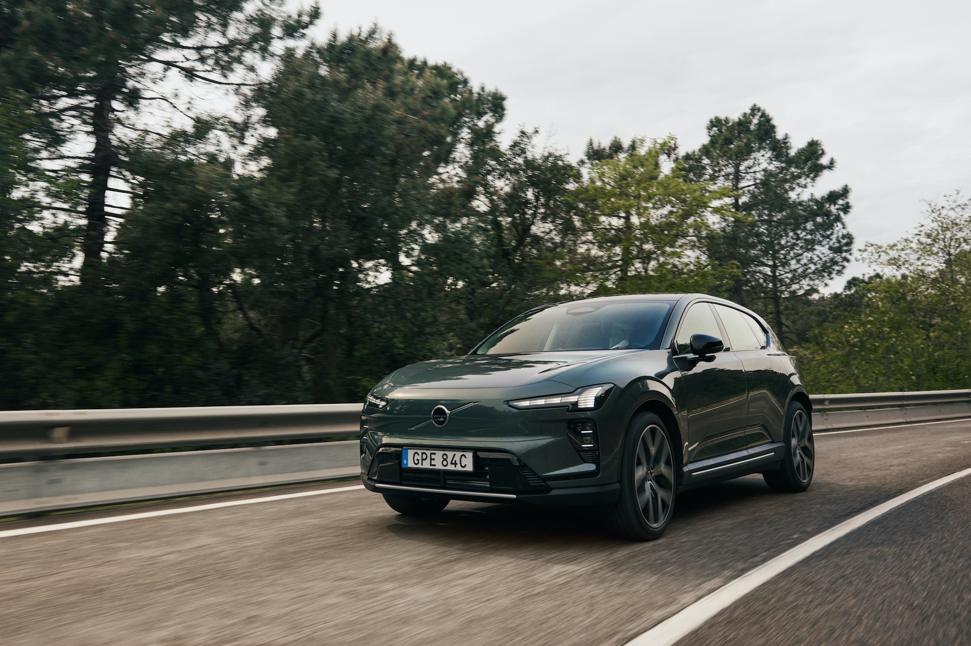 automobil-markt schweiz wirtschaft autoverkäufe absatz autos 2026 elektroautos hybridfahrzeuge