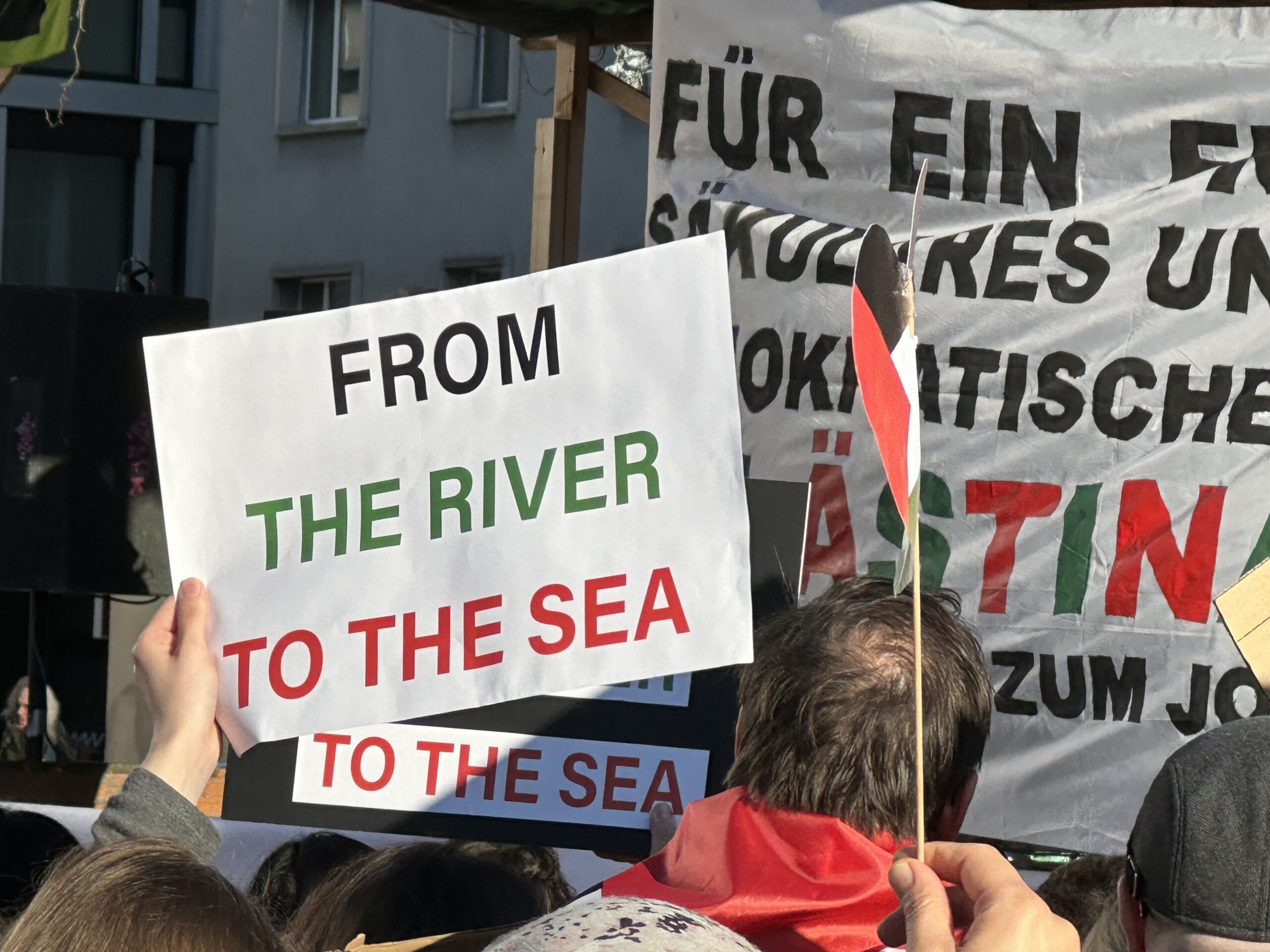 demo demonstration pro palästina israel gaza schweiz zürich politik veranstaltung manifestation 2024 holocaust gedenktag