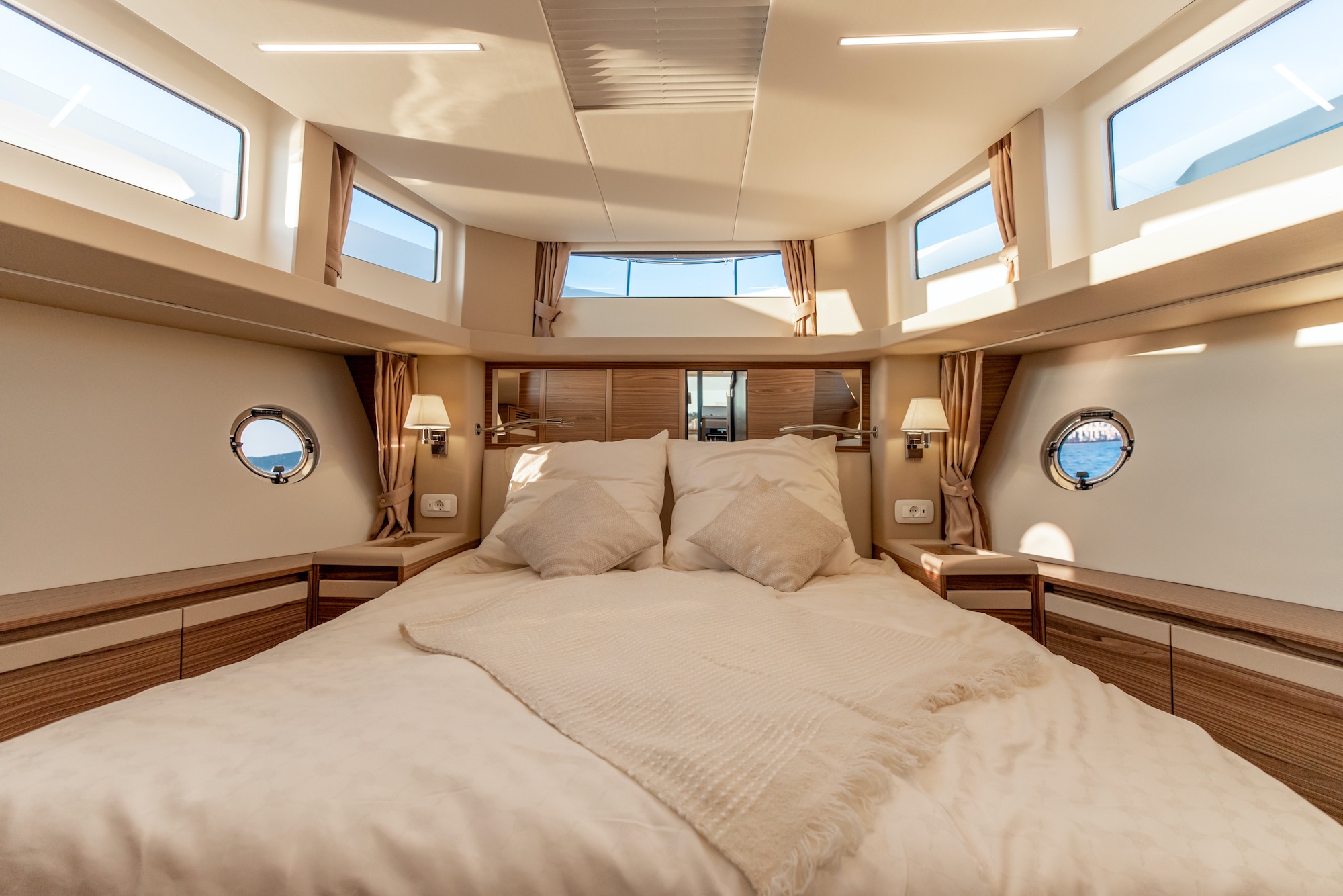 greenline yachts yacht yachting 2024 new models electric cabin