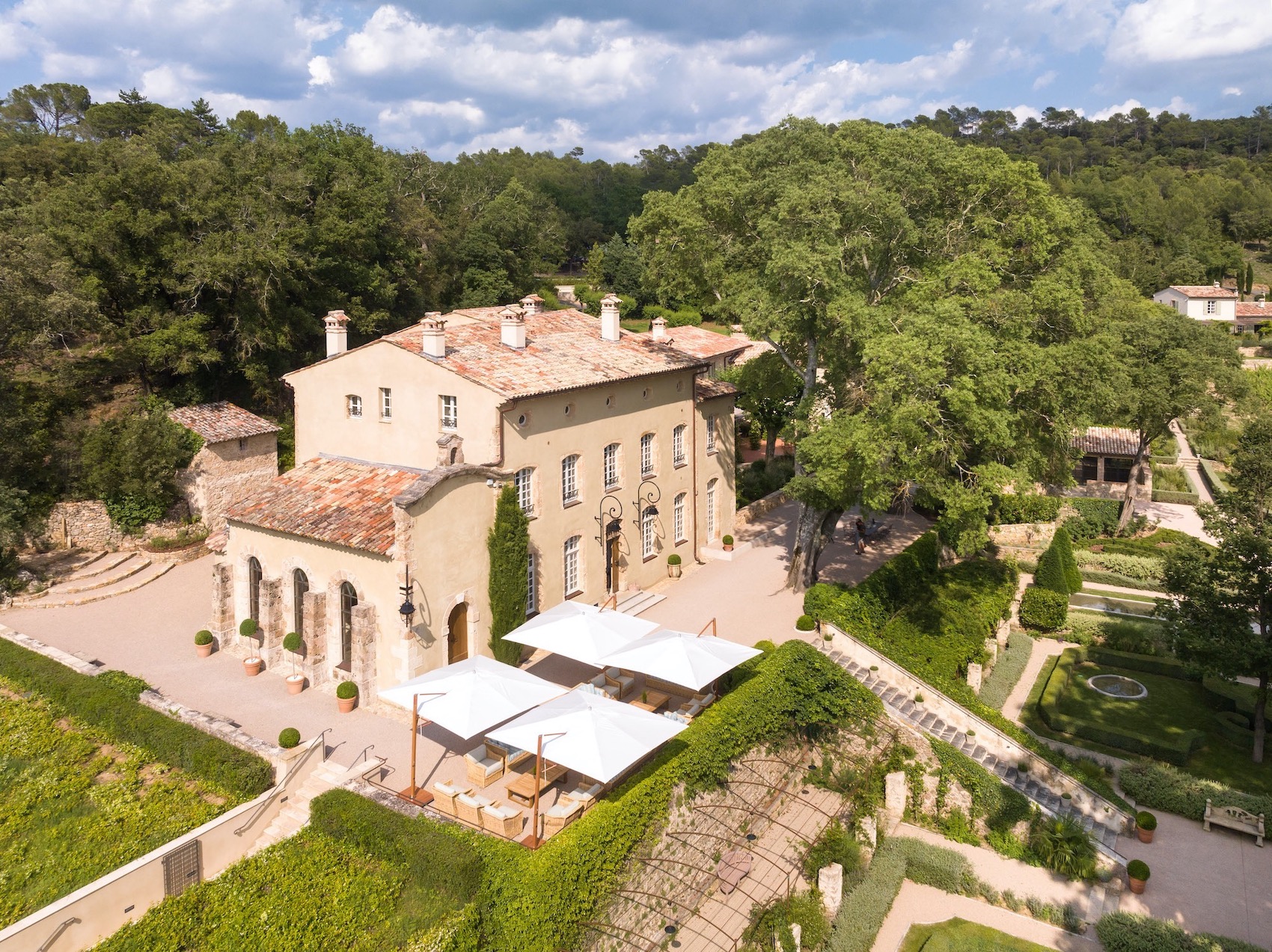 schönste reiseziele schlosser urlaubsziele frankreich sommer herbst luxushotels luxusresidenz