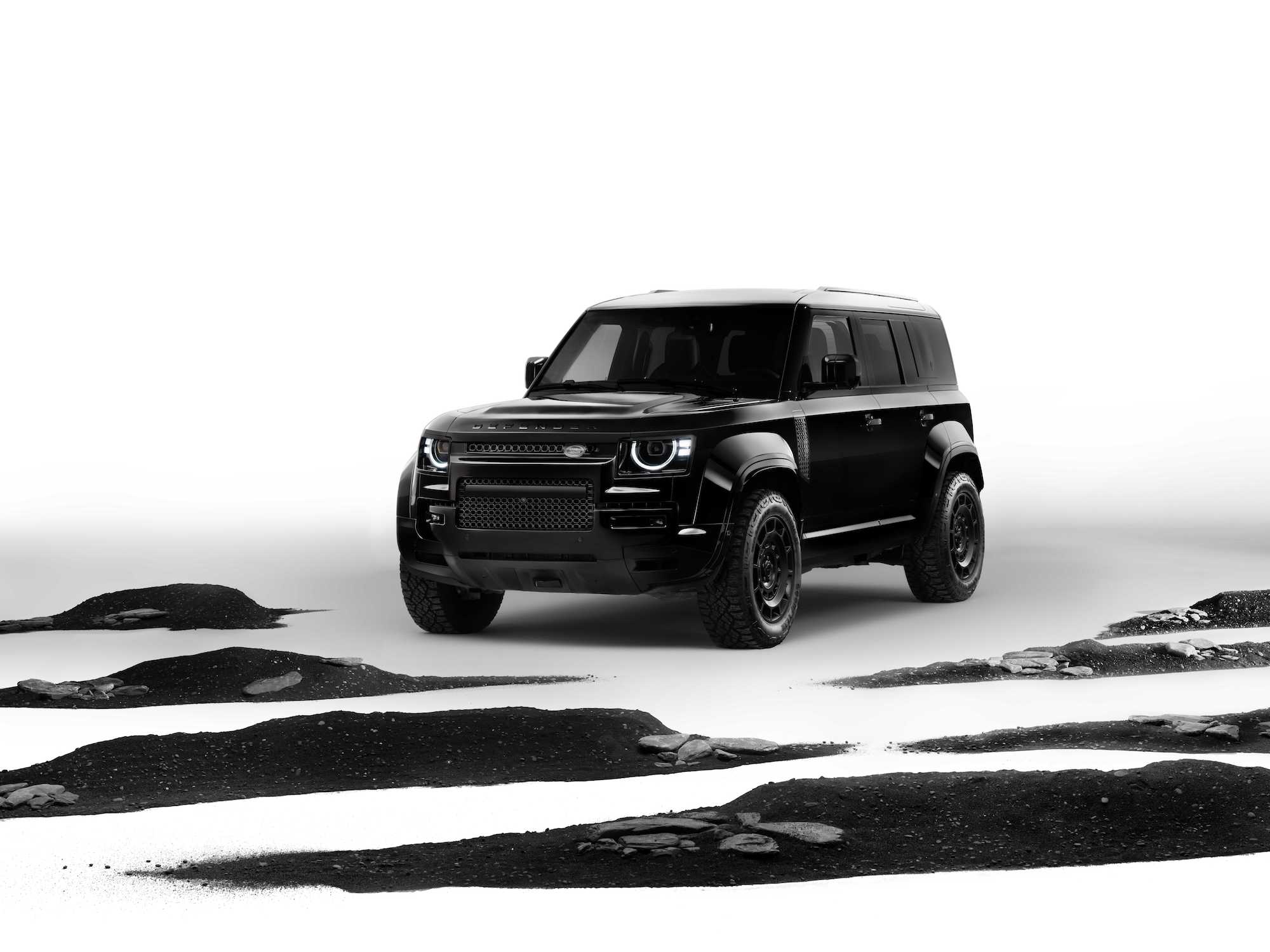 The all-in-black Land Rover Defender OCTA - Proudmag.com