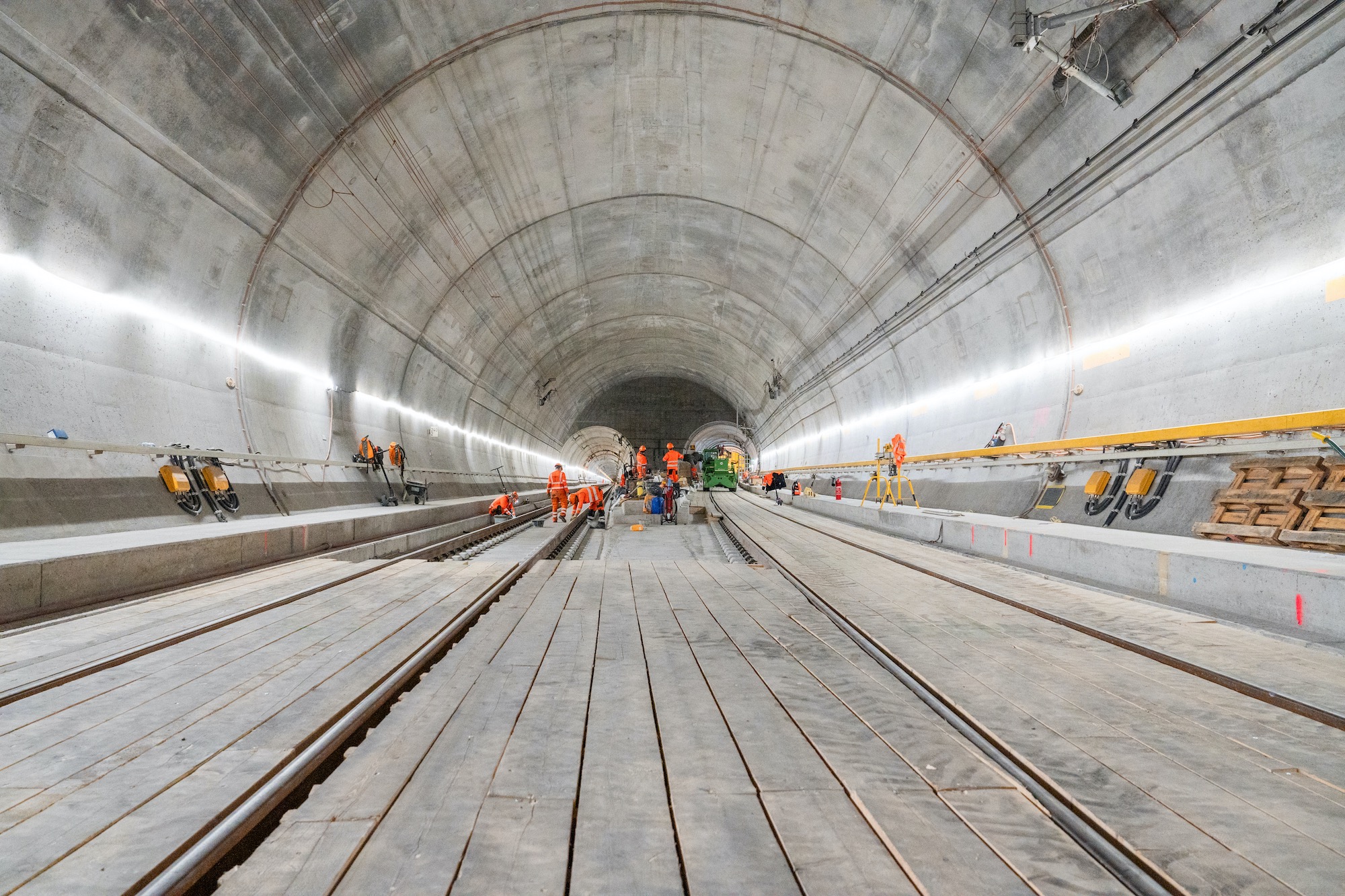 schweiz güterverkehr gütertransport transport güter schiene bahn schweiz unterirdisch projekte