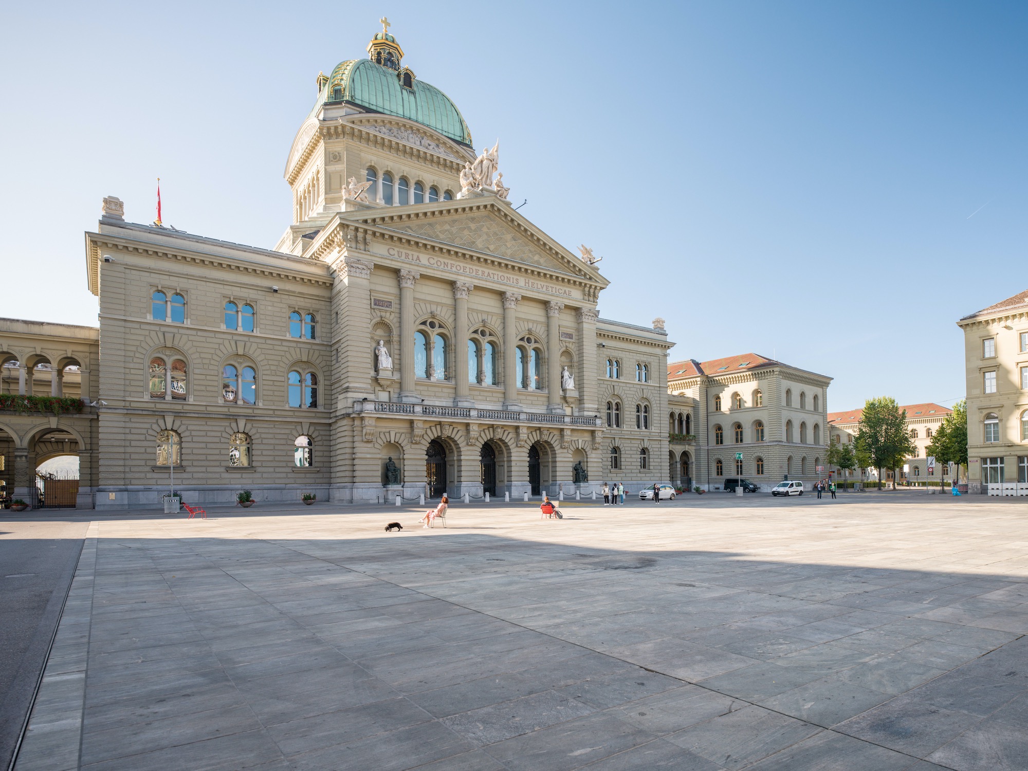 svp schweiz asylpolitik kriminialität sozialstaat zuwanderung asylanten migranten parlament gesetze